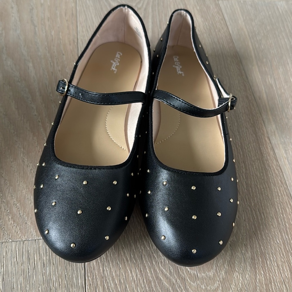 Girls ballet style shoes with strap